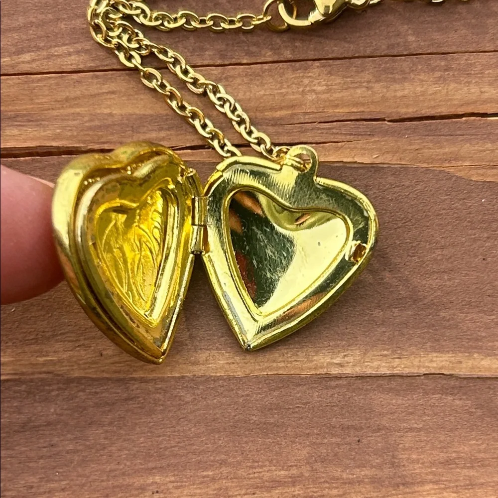 Vintage Gold Heart 'Mom' Locket Necklace with Red Accents - Picture 6 of 8